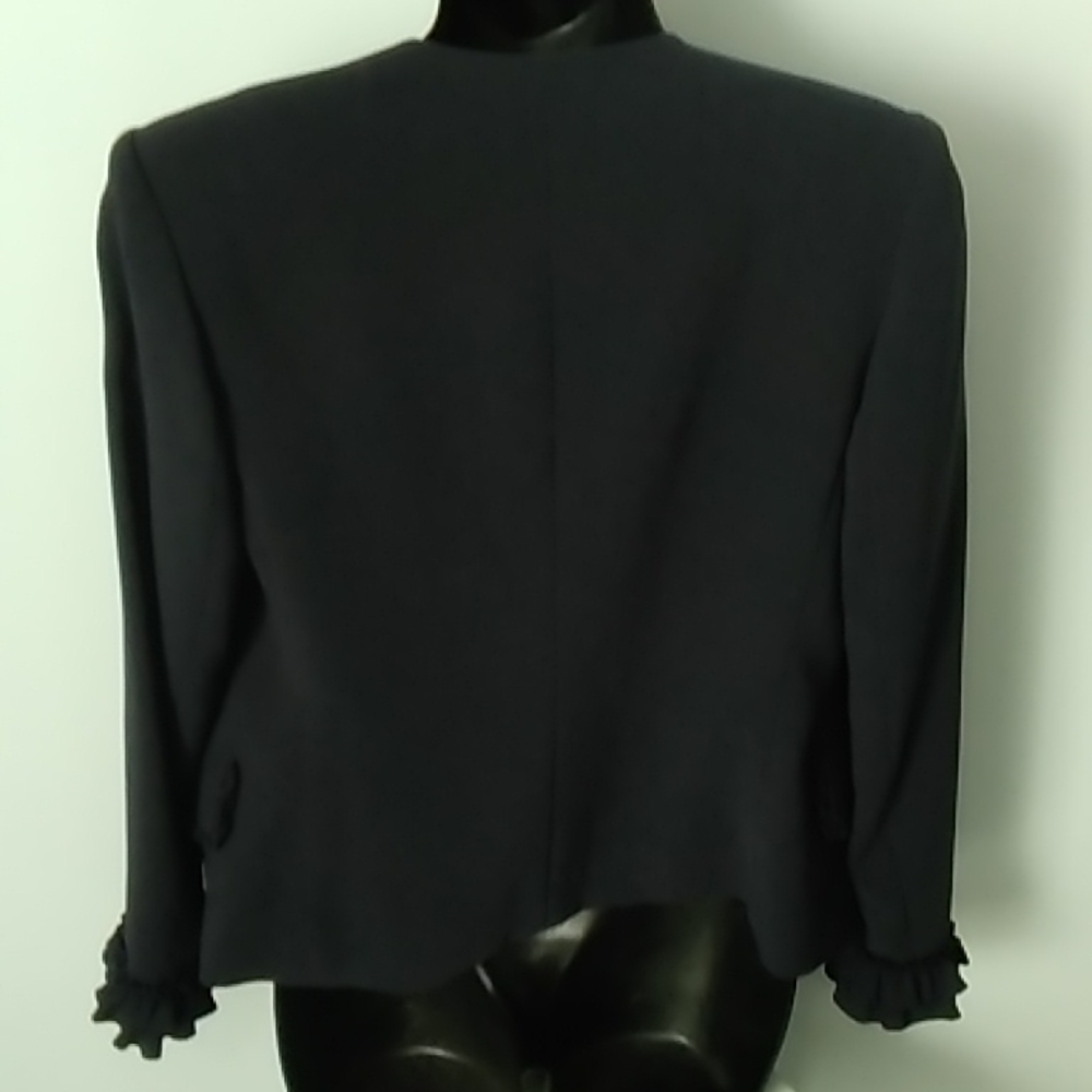 CLUB MONACO|| Ruffled Fionnah Jacket - Picture 16 of 16